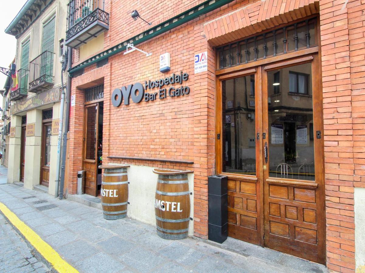 Oyo Hospedaje El Gato Сеговия Экстерьер фото